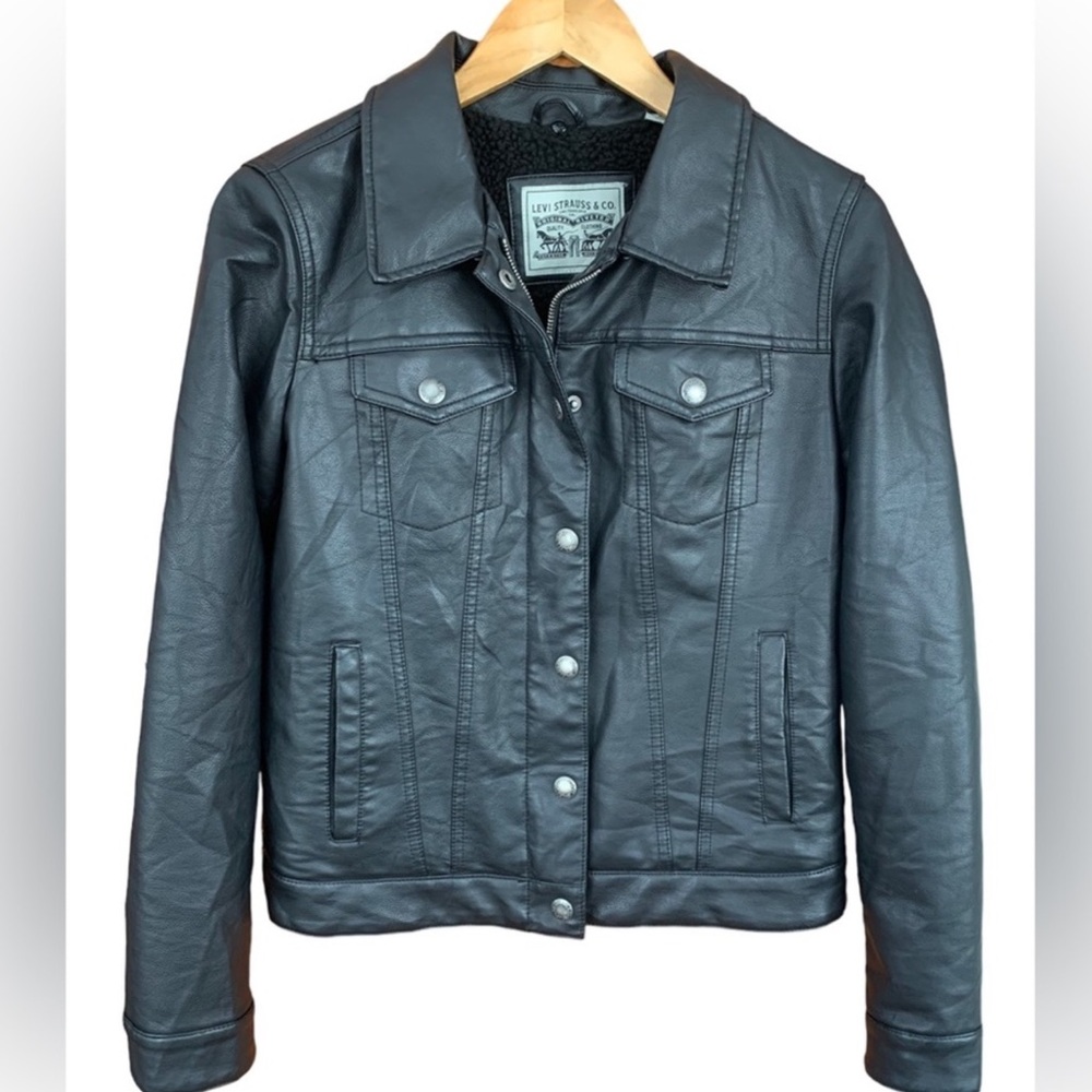 Levi’s women’s classic vegan leather jean jacket